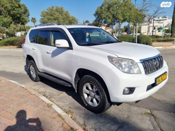 טויוטה לנד קרוזר ארוך 4X4 Luxury 60th אוט' דיזל 7 מק' 3.0 (190 כ''ס) דיזל 2010 למכירה ביבנה