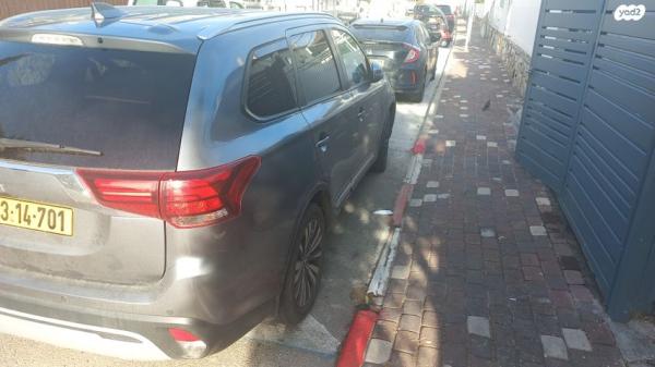 מיצובישי אאוטלנדר Instyle אוט' 7 מק' 2.0 (150 כ"ס) בנזין 2019 למכירה בנהריה