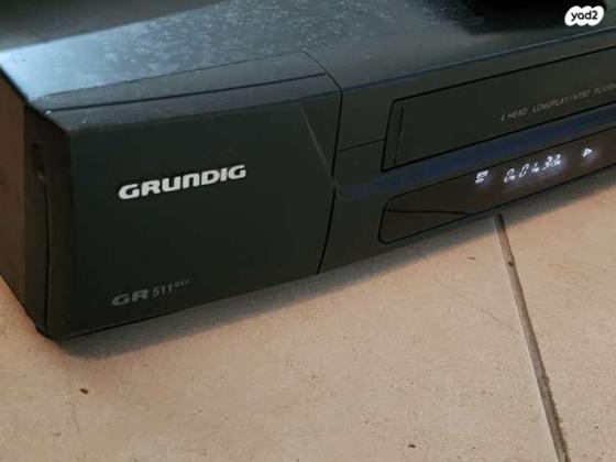 וידאו grundig עם שלט
