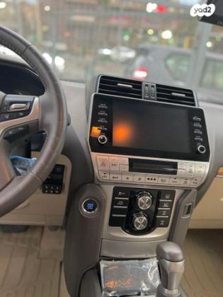 טויוטה לנד קרוזר ארוך Sahara אוט' 7 מק' דיזל 5 דל' 2.8 (204 כ"ס) דיזל 2021 למכירה בערערה בנגב