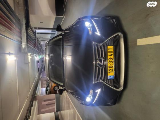לקסוס IS300h Luxury SR הייבריד אוט' 2.5 (181 כ''ס) בנזין 2018 למכירה בתל אביב יפו