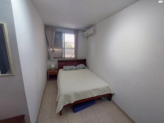 רבי עקיבא 22 (שכונה ד)