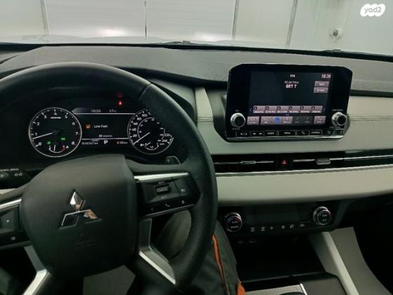 מיצובישי אאוטלנדר Executive אוט' 7 מק' 2.5 (181 כ"ס) בנזין 2023 למכירה ב