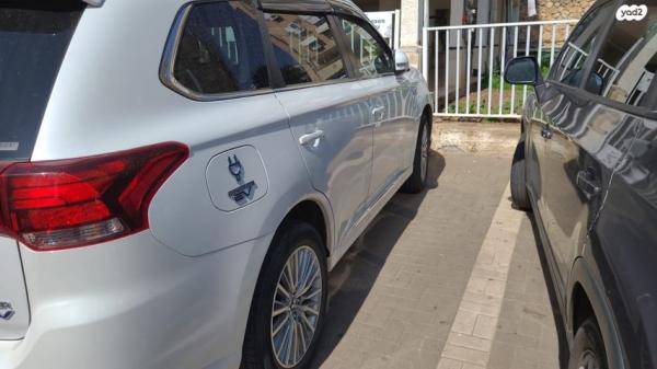 מיצובישי אאוטלנדר PHEV 4X4 Supreme הייבריד אוט' 5 מק' 2.4 (135 כ''ס) היברידי חשמל / בנזין 2019 למכירה בטבריה