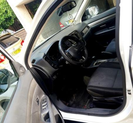 מיצובישי אאוטלנדר Instyle אוט' 7 מק' 2.0 (150 כ"ס) בנזין 2016 למכירה בראשון לציון