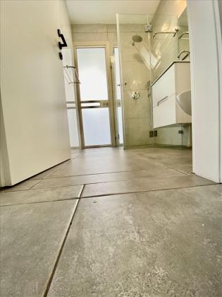 דירת גג 3 חדרים להשכרה בפתח תקווה | רוטשילד | נווה גן