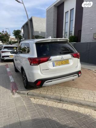 מיצובישי אאוטלנדר Premium אוט' 7 מק' 2.0 (150 כ''ס) בנזין 2021 למכירה בראשון לציון