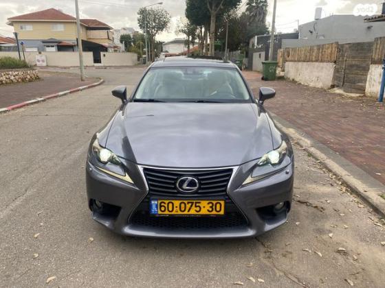 לקסוס IS300h Premium הייבריד אוט' 2.5 (181 כ"ס) בנזין 2014 למכירה בפתח תקווה
