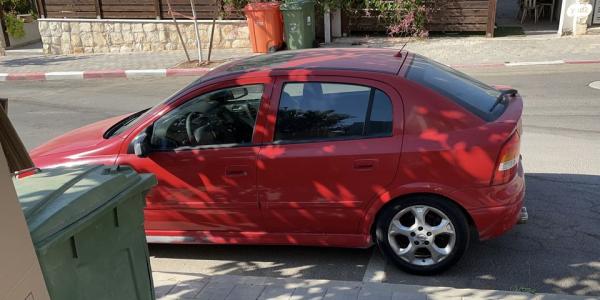 אופל אסטרה GSI הצ'בק ידני 2.2 (147 כ"ס) בנזין 2001 למכירה בברוש