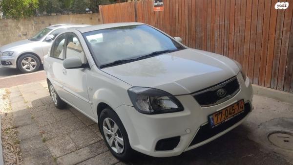 קיה ריו EX סדאן אוט' 1.4 (97 כ''ס) בנזין 2011 למכירה ברמת גן