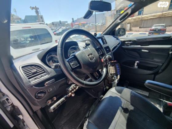 דודג' גראנד קראוון SE Plus אוט' 7 מק' 3.6 (283 כ"ס) בנזין 2018 למכירה בנס ציונה