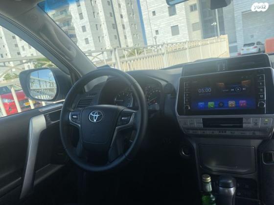 טויוטה לנד קרוזר קצר 4X4 Luxury אוט' דיזל 2.8 (177 כ"ס) דיזל 2020 למכירה ביבנה