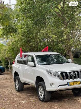 טויוטה לנד קרוזר ארוך 4X4 Select אוט' דיזל 7 מק' 3.0 (173 כ''ס) דיזל 2011 למכירה בפתח תקווה