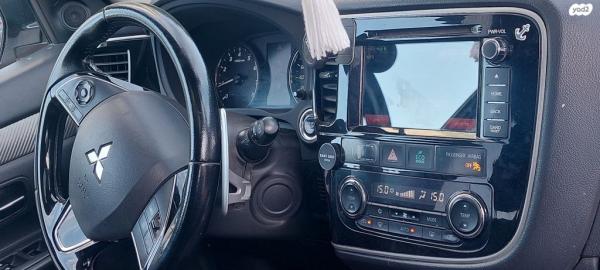 מיצובישי אאוטלנדר Instyle אוט' 7 מק' 2.0 (150 כ"ס) בנזין 2016 למכירה בנתניה