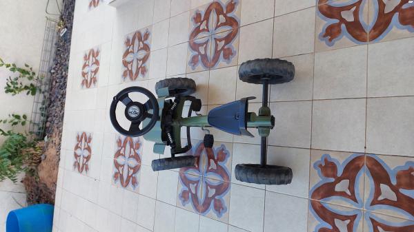 בהזדמנות !!!מכונית פדאלים מדהימה של