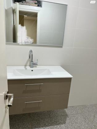 נתן ברניצקי 33 (רמז)