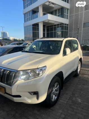 טויוטה לנד קרוזר קצר 4X4 Luxury SWB אוט' 3 דלתות דיזל 2.8 (204 כ''ס) דיזל 2023 למכירה בנתניה