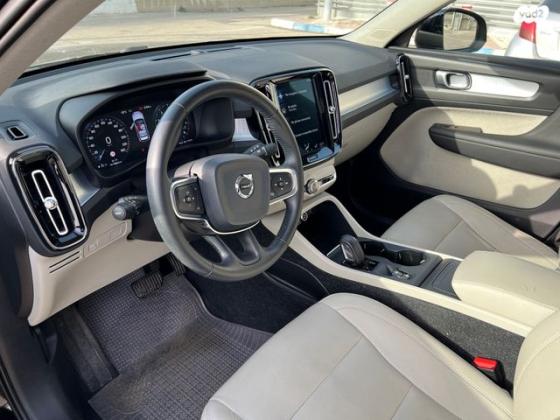וולוו XC40 T4 Momentum with Leather אוט' 2.0 (190 כ''ס) בנזין 2019 למכירה בחיפה
