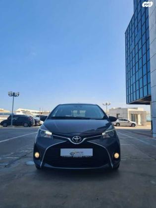 טויוטה יאריס Sky אוט' 1.3 (99 כ"ס) בנזין 2017 למכירה בראשון לציון