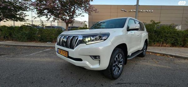 טויוטה לנד קרוזר ארוך Limited אוט' 7 מק' דיזל 5 דל' 2.8 (204 כ"ס) דיזל 2023 למכירה בחיפה