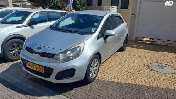 קיה ריו LX הצ'בק ידני 1.2 (82 כ''ס) בנזין 2013 למכירה בקדימה צורן