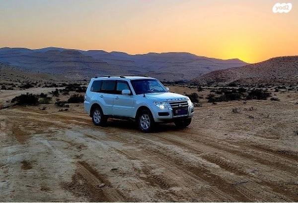 מיצובישי פג'רו ארוך 4X4 Desert אוט' דיזל 7 מק' 3.2 (200 כ"ס) דיזל 2015 למכירה בציפורי
