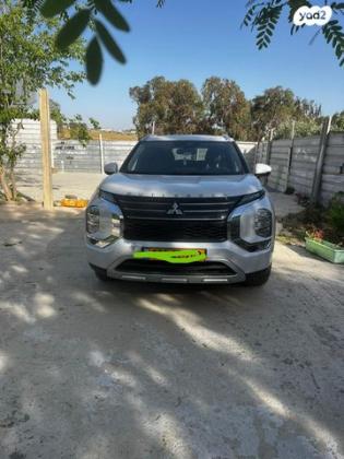 מיצובישי אאוטלנדר Premium אוט' 7 מק' 2.5 (181 כ"ס) בנזין 2022 למכירה בעומר