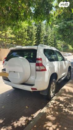 טויוטה לנד קרוזר קצר 4X4 Select SR אוט' דיזל 3.0 (190 כ''ס) דיזל 2014 למכירה ברעננה