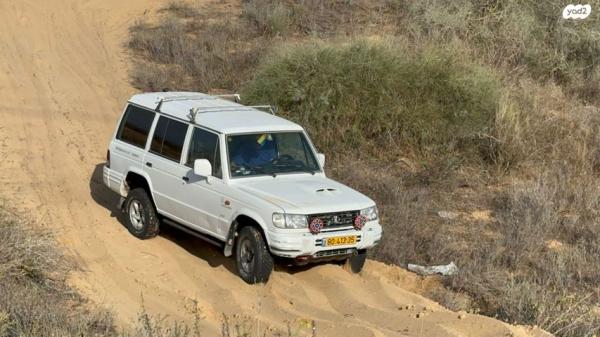 יונדאי גאלופר ארוך 4X4 Exceed ידני דיזל 2.5 (105 כ''ס) דיזל 2002 למכירה בחיפה