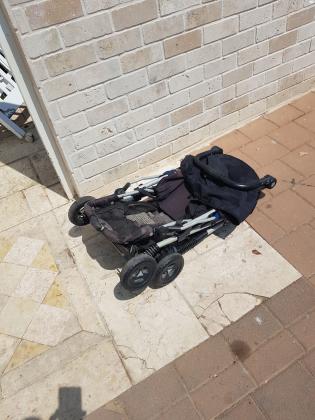 אני מוכר טיולון לילדים משומש במצב טוב