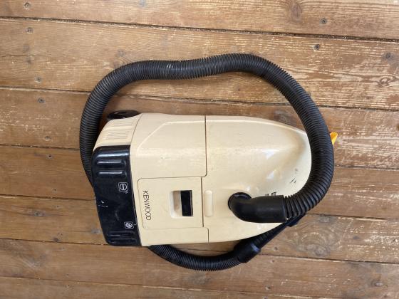 שואב אבק עם כבל חשמלי למכירה
