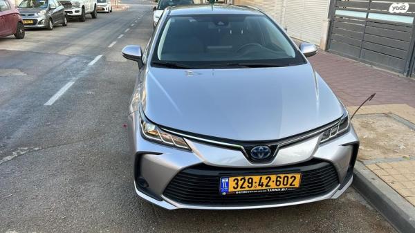 טויוטה קורולה הייבריד Sense סדאן אוט' 1.8 (98 כ''ס) בנזין 2021 למכירה בבאר שבע