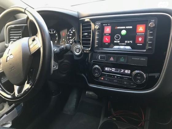 מיצובישי אאוטלנדר Instyle אוט' 7 מק' 2.0 (150 כ"ס) בנזין 2016 למכירה בהרצליה