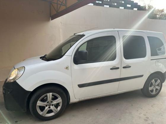 רנו קנגו החדשה Authentiq אוט' בנזין + 2 דלתות צד 1.6 (105 כ"ס) בנזין 2011 למכירה בג'וליס