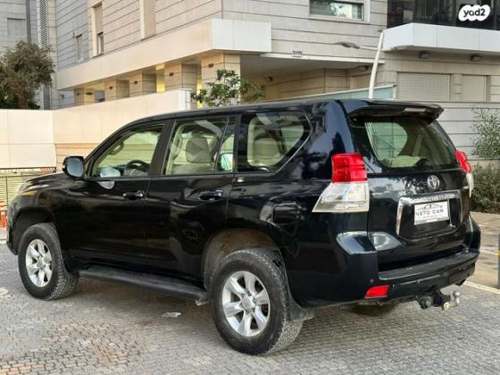 טויוטה לנד קרוזר ארוך 4X4 Select אוט' דיזל 7 מק' 3.0 (173 כ''ס) דיזל 2011 למכירה בפרדסיה