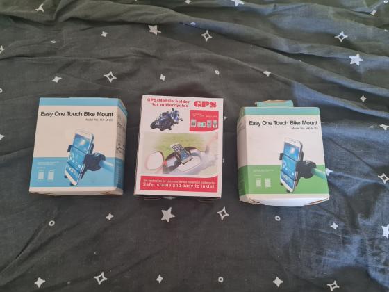 מעמד לפלאפון חדש בקופסא עם