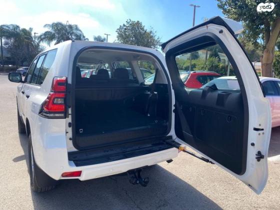 טויוטה לנד קרוזר ארוך TS 7 אוט' 7 מק' דיזל 5 דל' 2.8 (204 כ"ס) דיזל 2022 למכירה ברעננה