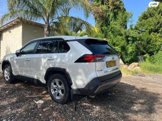 טויוטה RAV4 הייבריד E-xperience הייבריד 5 דל' אוט' 2.5 (178 כ''ס) בנזין 2022 למכירה בקרית טבעון
