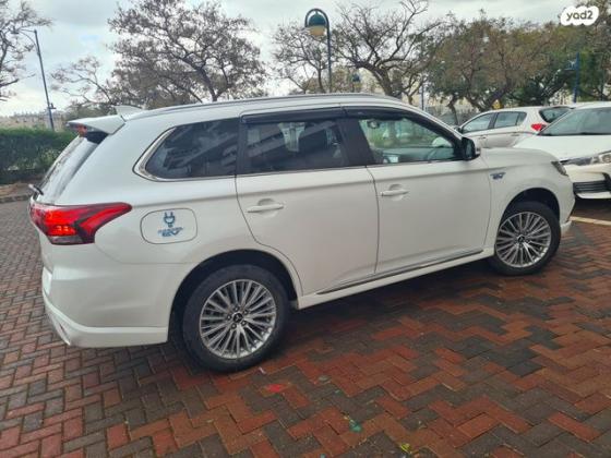 מיצובישי אאוטלנדר PHEV 4X4 Supreme הייבריד אוט' 5 מק' 2.4 (135 כ''ס) היברידי חשמל / בנזין 2020 למכירה בגן יבנה