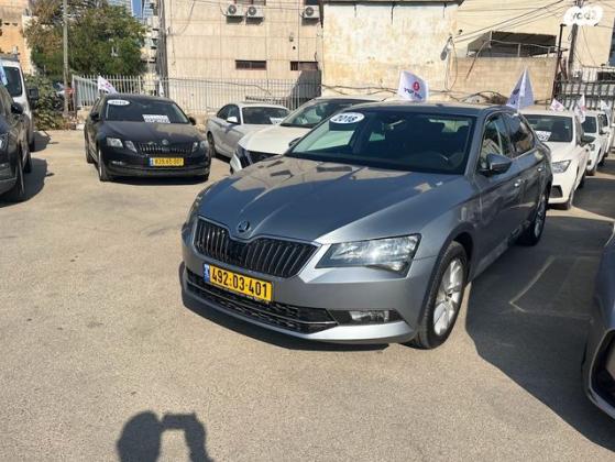 סקודה סופרב (עד 2019) Ambition אוט' 1.8 (180 כ''ס) בנזין 2018 למכירה בתל אביב יפו