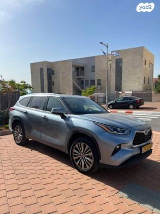 טויוטה היילנדר 4X4 E-Xclusive הייבריד אוט' 7 מק' 2.5 (190 כ''ס) בנזין 2022 למכירה בירושלים