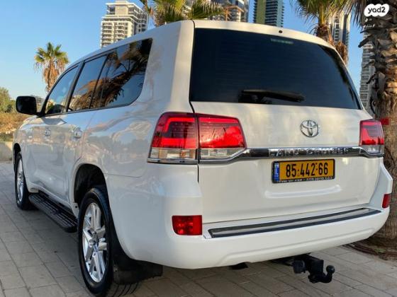 טויוטה לנד קרוזר V8 4X4 Luxury אוט' דיזל 4.5 (286 כ''ס) דיזל 2009 למכירה בראשון לציון
