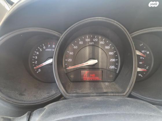 קיה ריו LX סדאן אוט' 1.4 (109 כ''ס) בנזין 2016 למכירה בגבעתי