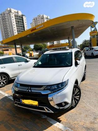 מיצובישי אאוטלנדר Premium אוט' 7 מק' 2.0 (150 כ''ס) בנזין 2019 למכירה בגני תקווה