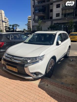 מיצובישי אאוטלנדר Premium אוט' 7 מק' 2.0 (150 כ''ס) בנזין 2017 למכירה ברחובות