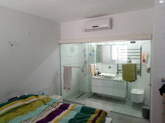 זלמן שניאור 13 (קרית יערים)