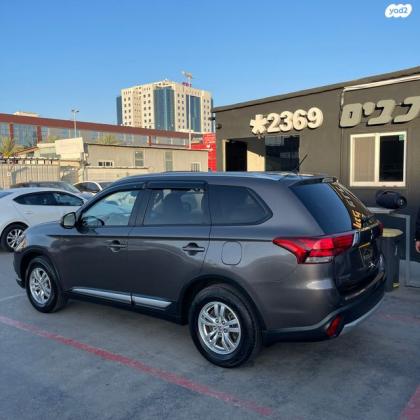 מיצובישי אאוטלנדר Instyle אוט' 7 מק' 2.0 (150 כ"ס) בנזין 2016 למכירה בראשון לציון