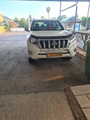 טויוטה לנד קרוזר ארוך 4X4 Luxury אוט' דיזל 7 מק' 2.8 (177 כ"ס) דיזל 2017 למכירה בכפר ביאליק