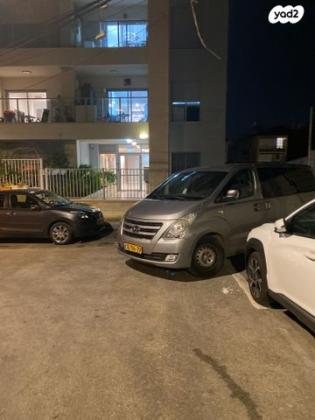 יונדאי H1 I800 קומבי אוט' דיזל 8 מק' 2.5 (170 כ''ס) דיזל 2017 למכירה בבני ברק