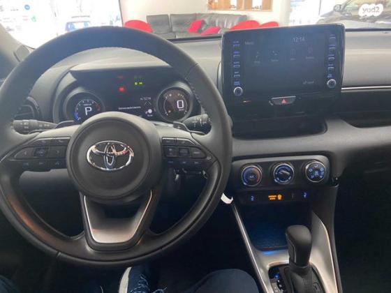 טויוטה יאריס Style Tech אוט' 1.5 (125 כ"ס) בנזין 2023 למכירה ברחובות